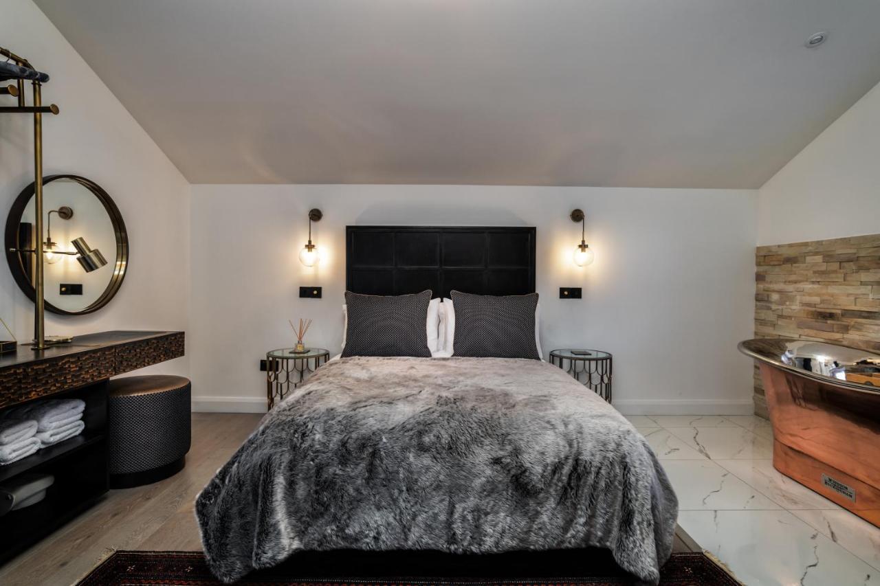 Pamper Yourself In Our Double Sized Copper Tub -2 Bedroom Villa Inverness Exteriér fotografie