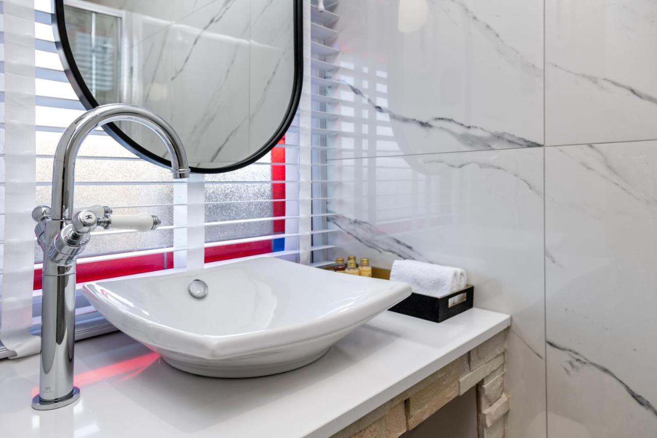 Pamper Yourself In Our Double Sized Copper Tub -2 Bedroom Villa Inverness Exteriér fotografie