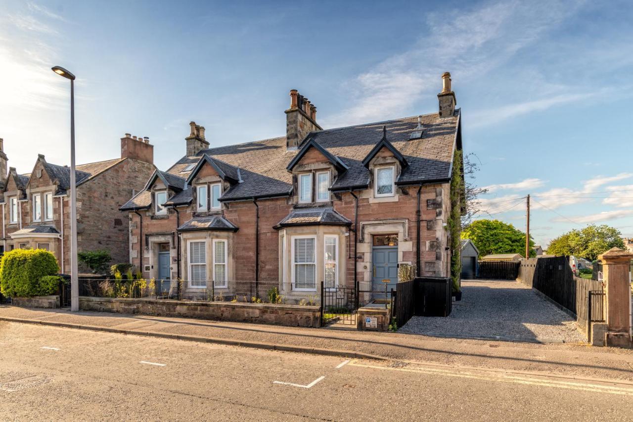 Pamper Yourself In Our Double Sized Copper Tub -2 Bedroom Villa Inverness Exteriér fotografie